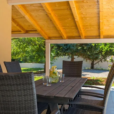 Holiday home Nezakcij Pula